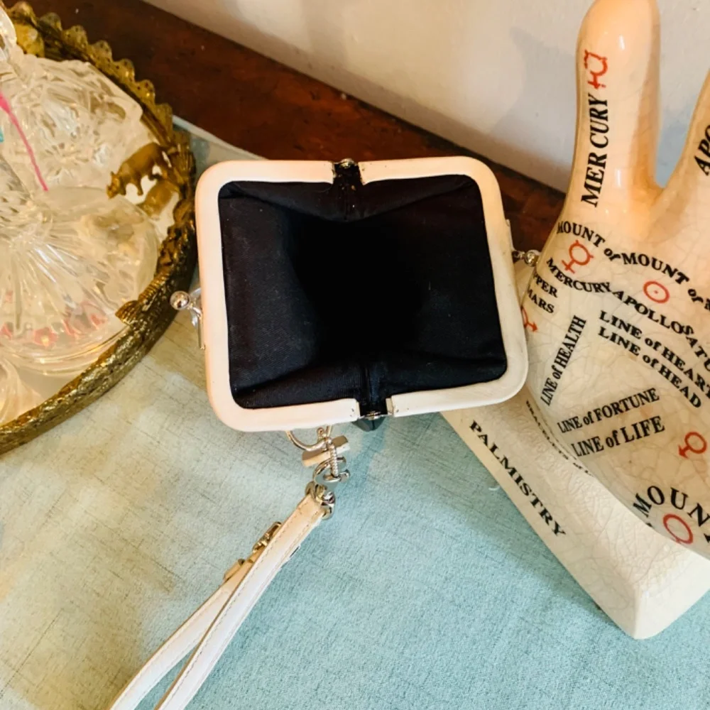 💯 Coach Wristlet - Picture 4 of 7